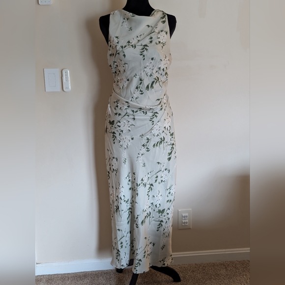 Quince Dresses & Skirts - NWT Quince Washable Stretch Silk High Neck Midi Dress Jasmine Vines Medium
